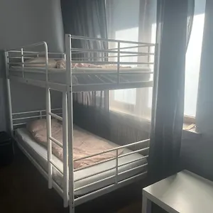 4 Couples & 4 Friends Bed and breakfast