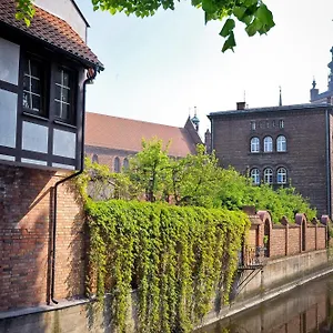 World - Old Town Hostal